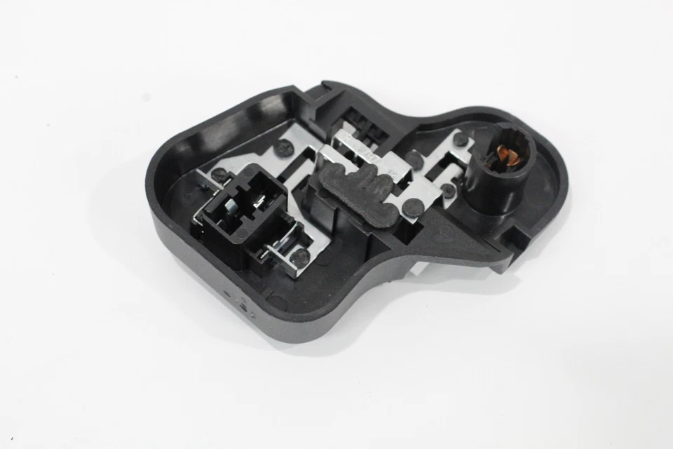 VW Golf 5K Mk6 Rear OS Right Inner Light Cluster Bulb Holder New 5K0945260 - Image 1 of 4