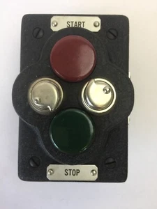 REES 1576 PUSHBUTTON SWITCH RED GREEN START STOP - Picture 1 of 6