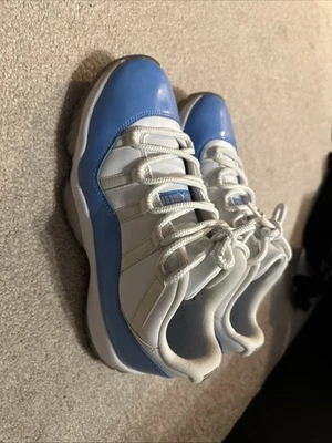 Air Jordan retrô baixo 11 UNC azul M9.5 - Imagem 1 de 4