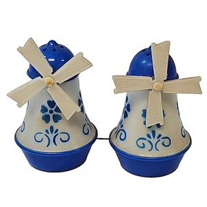 Vintage Windmill  Plastic Salt and Pepper Shakers 1976  Blades Spin Hong Kong - Picture 1 of 16