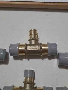10 Stck. 3/4 Zoll x 3/4 Zoll x 1/2 Zoll Pex T-Stück Pex Widerhaken Quetsch-T-Stück bleifrei Messing kostenloser Versand - Bild 1 von 4