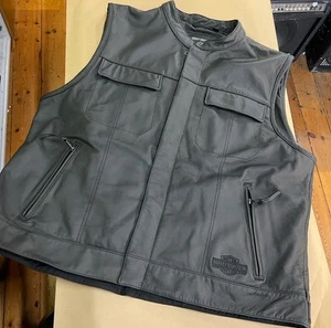 Harley Davidson Men's Foster Leather Vest - 3XL (HD98090-15VM-222L) - Picture 1 of 8