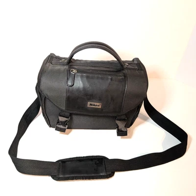 Nikon Camera Bag Deluxe Digital DSLR, Black, Padded, Shoulder Strap Travel Case - Image 1 of 4