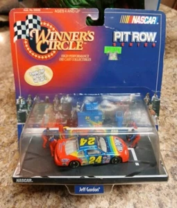 Winners Circle #24 Jeff Gordon Pit Row Series 1998 Chevrolet Monte Carlo 1/64 - Picture 1 of 5