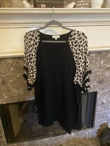 UMGEE Dress or Top Size 1XL Xlarge Black Leopard Print Short Sleeve Raw Hem - Picture 1 of 7