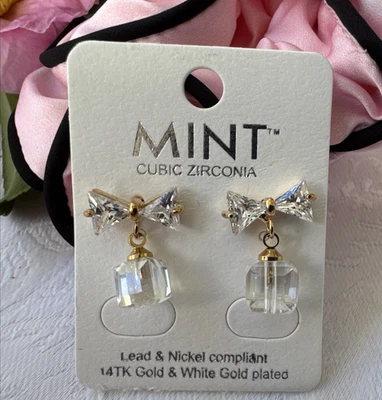 Pendientes colgantes de circonita cúbica tono dorado con arco y oro blanco como nuevos 14KT Foto 1 de 4