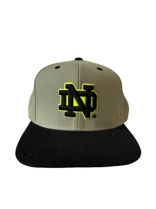Gorra Adidas Notre Dame University gris y negra - Imagen 1 de 7