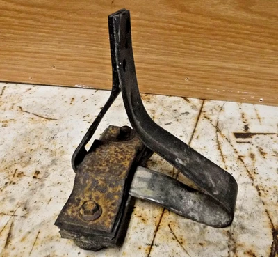 Suspensión de escape 1980-1996 Ford F150 F250 F350 OEM E1TA-5A246-HA Foto 1 de 4