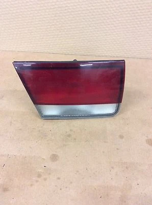 Luz trasera izquierda interior MAZDA 626 93 94 95 96 97 EXCELENTE USADA OEM Foto 1 de 2