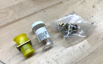 Amphenol JT00RE-12-8P-SR 8 POS Circular Connector Gold Contacts MIL Spec - Image 1 of 3