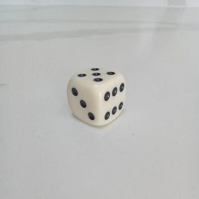 Vintage YAHTZEE Original Dice x 1 MB Games FAST P&P  **1 X DICE ONLY** D - Image 1 of 4