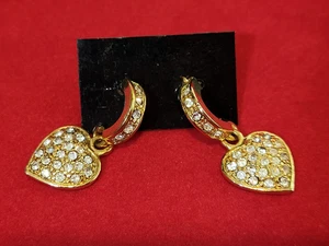 Pendientes Sweet Heart Gota Pavé Estrás Tono Dorado Medición 3/4" - Imagen 1 de 5