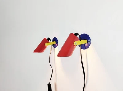 Par de lámparas de pared vintage de colores, lámparas de cama danesas estilo Memphis años 80 Foto 1 de 4