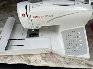 Singer Futura Sewing & Embroidery Machine CE-150 Manual Software - Picture 1 of 8