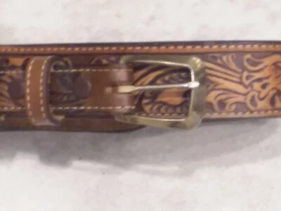 Cinturón Nocona piel repujada 32" Foto 1 de 3