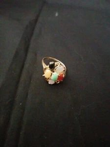 Anello vintage in oro giallo 14 kt con giada multicolore misura 7,5 - Foto 1 di 8
