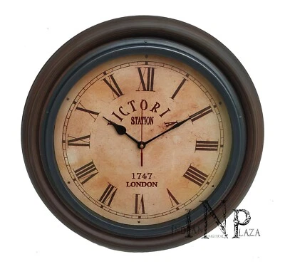 Antiguo reloj de pared vintage de latón y madera de 12 pulgadas Victoria Station Londres 1747 Foto 1 de 4