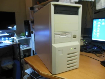 Computadora clásica Win 98 SE, Intel Pent 90 Meg, 256 Ram, 2 Gb flash compacto HD Foto 1 de 4