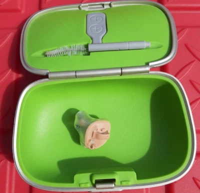 Audífono lado izquierdo Phonak Brio 4I 4 I 2114A8U9 Foto 1 de 3