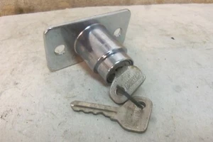 NOS CLASSIC FIAT 124 128 TRUNK BONNET CYLINDER LOCK ASSEMBLY  - Picture 1 of 2