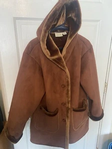 St John’s Bay Women’s Brown Faux Suede Coat Size Large With Buttons And Hood - Picture 1 of 16