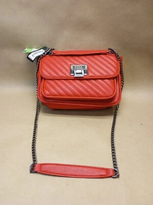 Bolso de mano Badgley Mischka para mujer, bolso de cuero vegano rojo, asas de cadena, logotipo Foto 1 de 4
