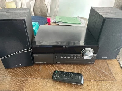 Sony stereo fm/am cd with apple ipod dock - Image 1 of 4