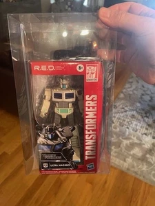 Transformers Ultra Magnus RED R.E.D. NISB - Picture 1 of 2