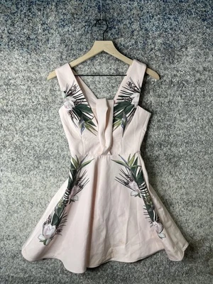Vestido Styletalker Para Mujer XS Rosa Floral Calce Y Acampanado Patinador Sin Mangas Cuello en V Foto 1 de 4