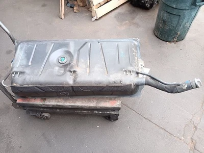 Depósito de gasolina Mercedes W107 R107 72-89 350SL 450SL 380SL 560SL Foto 1 de 4