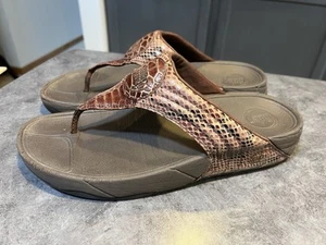 Fitflop Women’s Sandals Brown Textured Leather Thong Toe Post Sz 9 Animal Print - Picture 1 of 8