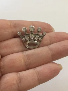 Small Silver Crown Princess Brooch Pin Clear Rhinestones Man Woman Unisex - Picture 1 of 9