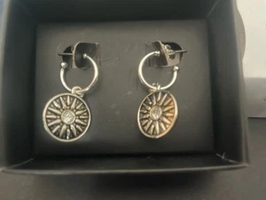Pendientes de estrás vintage Avon moneda sagrada SOL NUEVOS EN CAJA - Imagen 1 de 2