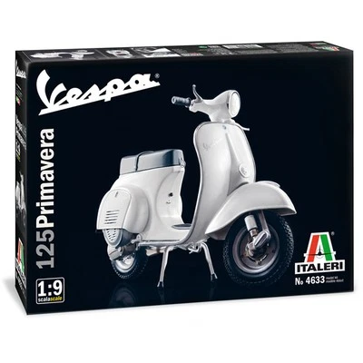 Italeri 1/9 Model Kit Vespa 125 Primavera Scooter - Image 1 of 4