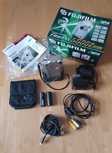 Fuji FinePix 6800 Zoom Digital Camera, w box, manual, cables SUPERB condition