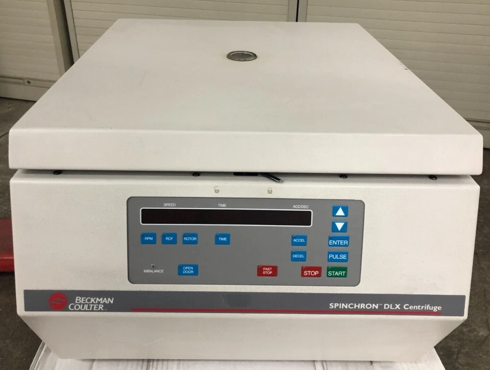 Beckman Coulter Spinchron DLX Benchtop Swing Bucket Centrifuge 365303 - Image 1 of 4