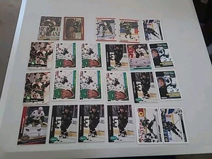 LOTTO 23 CARD MIKE MODANO NHL MIX ANNI E MFG 1 ROOKIE MINNESOTA NORTHSTARS - Foto 1 di 1
