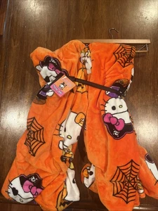 Neu Hello Kitty Halloween Kostüm 60 x 70 Plüsch Überwurf Decke (2 davon) - Bild 1 von 4