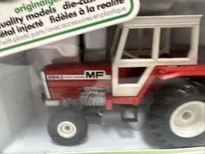 Siku 2853 Massey Ferguson 284S With Transporter Box MIB - Picture 1 of 5