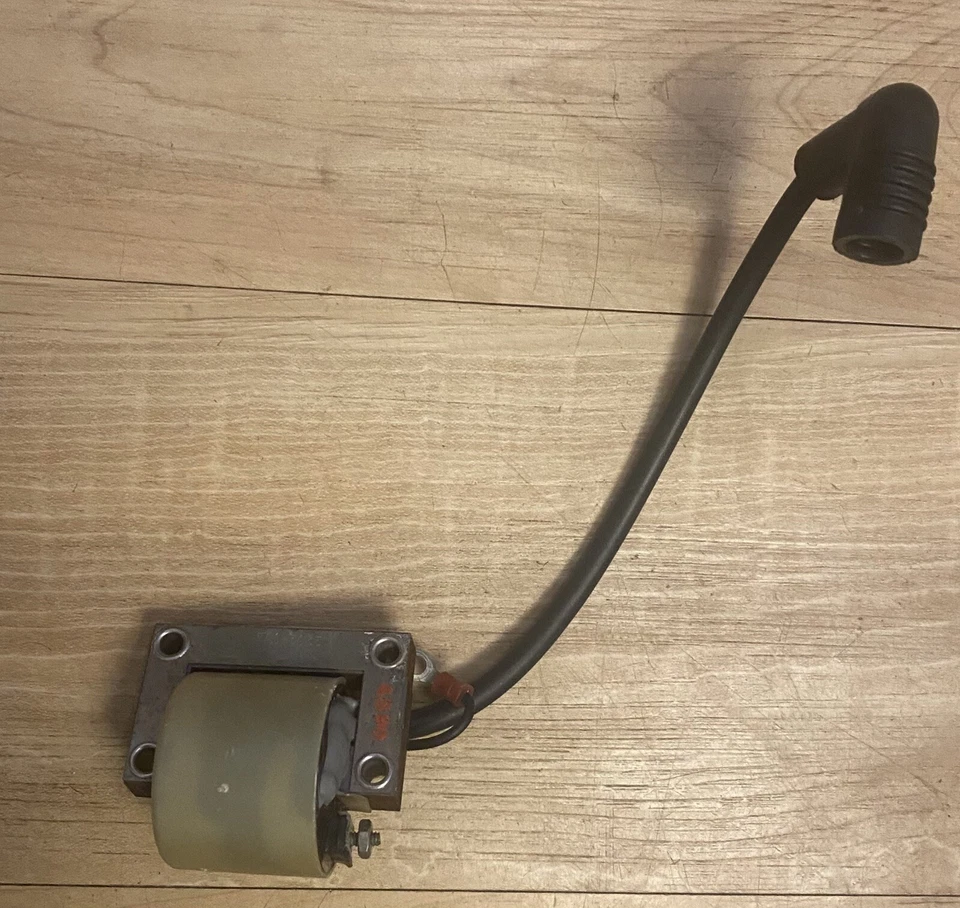 20 25 30 35 hp Chrysler Force Ignition Coil 1976-1991 - Image 1 of 4