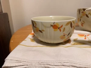Halls Superior Quality Kitchenware Autumn Leaf Small Mixing Bowl Vintage - Picture 1 of 2