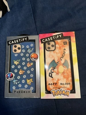 Pokemon X Casetify iPhone 11 Pro Max Lote De Dois, Capa Charizard E Capa Eevee - Imagem 1 de 4