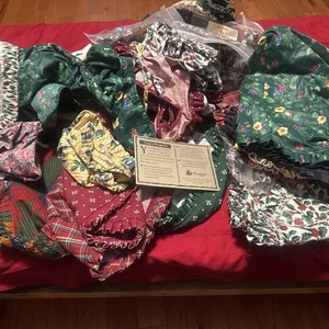 LOT OF 29 LONGABERGER BASKET LINERS HOLLY BERRIES ,6" , 10" ,12"  All Kinds - Picture 1 of 19