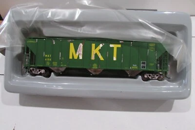 HO Scale Walthers  920-106138 58' Evans 4780 Cu ft 3Bay Covered Hopper Wal4877 - Image 1 of 4