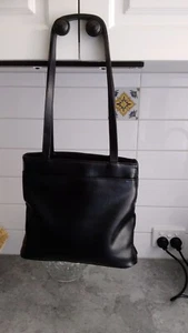 "VALTINI" Ladies Hand /Shoulder Bag - Picture 1 of 7