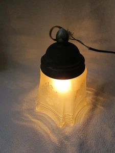 Jugendstil Lampe Flurlampe Glasschirm satiniert m. floralem Schliff Metallmontur - Picture 1 of 12