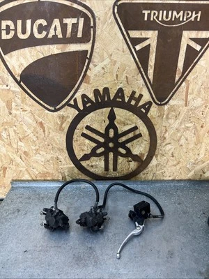 Pinzas de freno delanteras y cilindro maestro Kawasaki Z750S 2004-2006 11000 millas  Foto 1 de 4