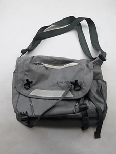 Patagonia Small Black Messenger Bag Shoulder Pockets Buckle Reflective - Picture 1 of 10