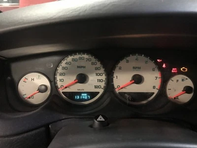 Aglomerado de velocímetro excluindo SRT4 MPH com tacômetro compatível com 03-05 NEON 2588804 - Imagem 1 de 4