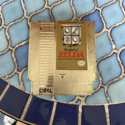 Nintendo NES the Legend of Zelda Gold 1988 - Image 1 of 4